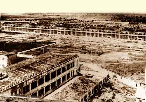 Вот эти внушительные бараки – не что иное, как панорама завода на станции Сетунь Московской области, 1933 год