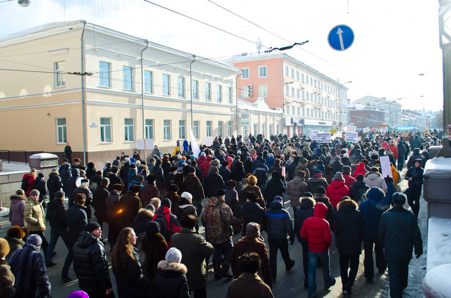 Во время шествия пр. Ленина - центральная улица города была перекрыта на 40-50 минут