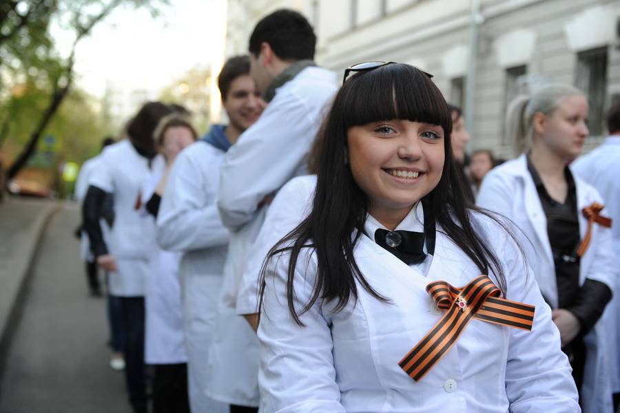 Факельное шествие студентов Московского государственного медико-стоматологического университета