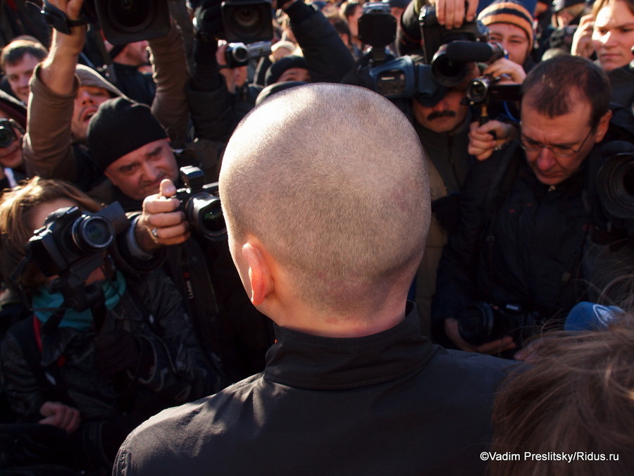 Сергей Удальцов дает интервью перед своим задержанием на  Акции 