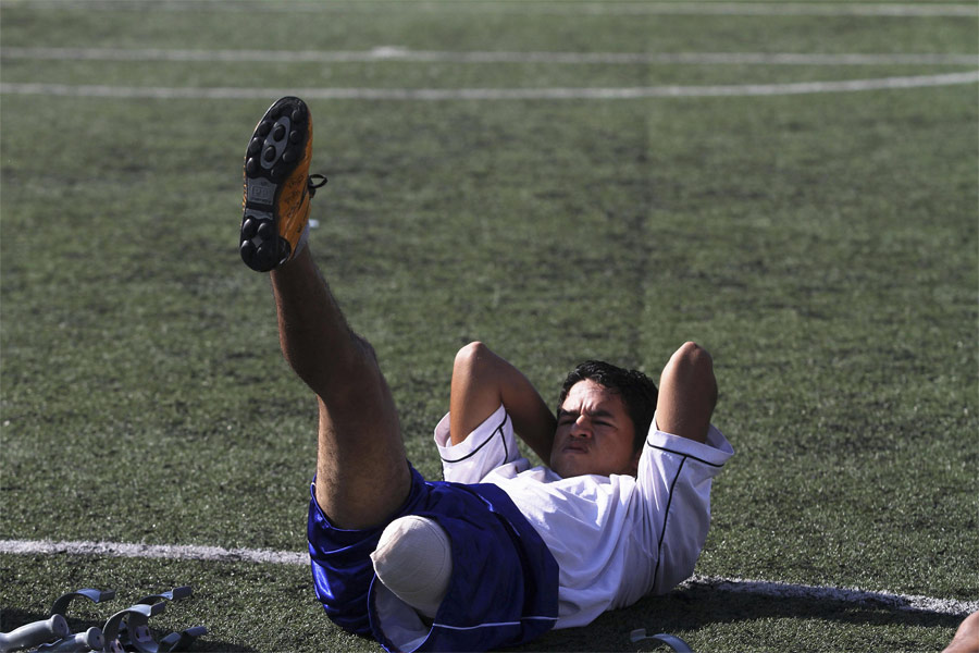 Тренировка мексиканских спортсменов перед Чемпионатом мира по футболу среди людей с ампутированными конечностями. © Reuters