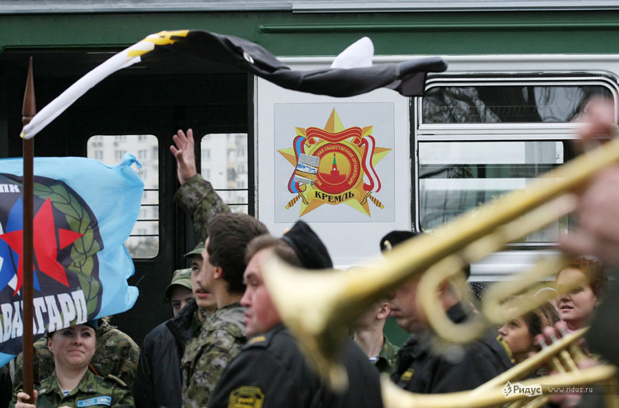 Курсанты отправляются в Волоколамск, чтобы почтить память погибшим в битве под Москвой © Антон Тушин/Ridus.ru