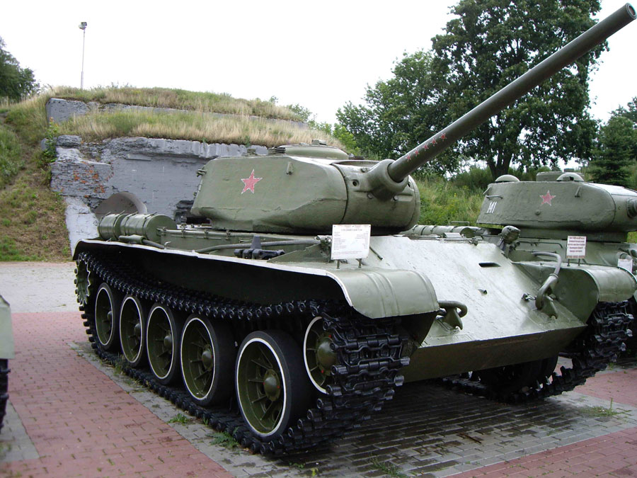 Памятник танку Т-44 в Бресте. © wikipedia.org