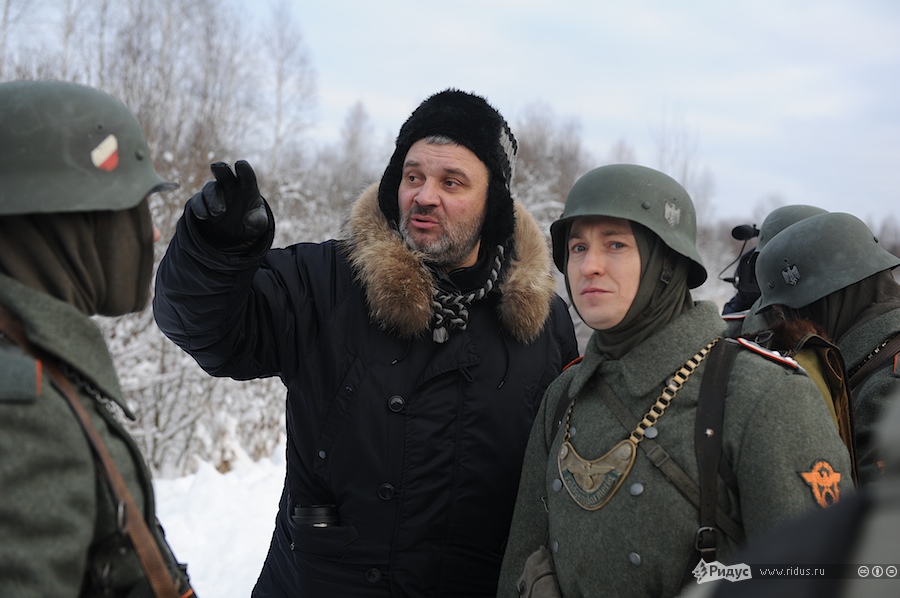Актер Сергей Безруков (справа) на съемочной площадке фильма «Охота на крокодилов». © Антон Белицкий/Ridus.ru