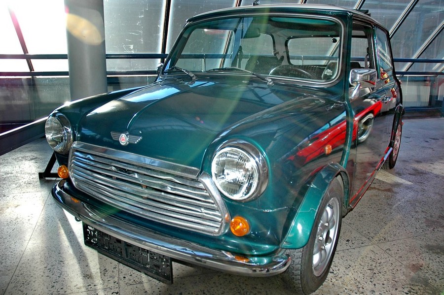Mini Cooper в музее старинных автомобилей в Риге