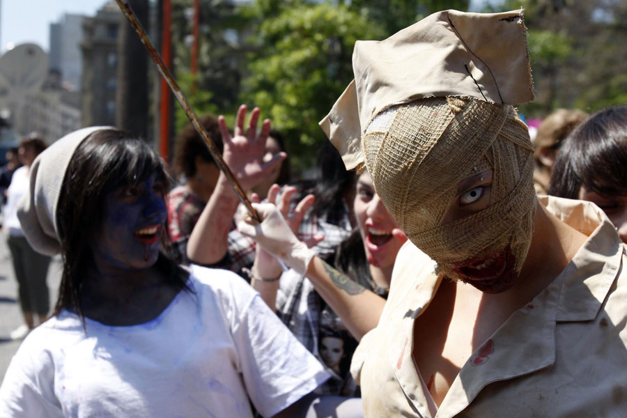 Чилийские зомби против финансовой политики. © Reuters