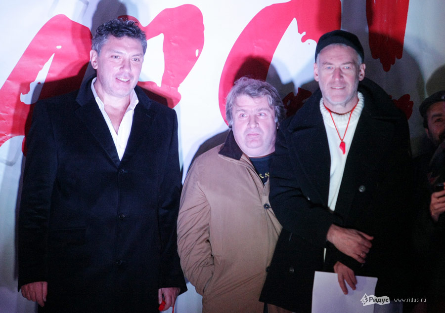 Справа Артемий Троицкий, слева - Борис Немцов. Митинг «Солидарности» 5 декабря 2011 года в Москве. © Антон Тушин/Ridus.ru
