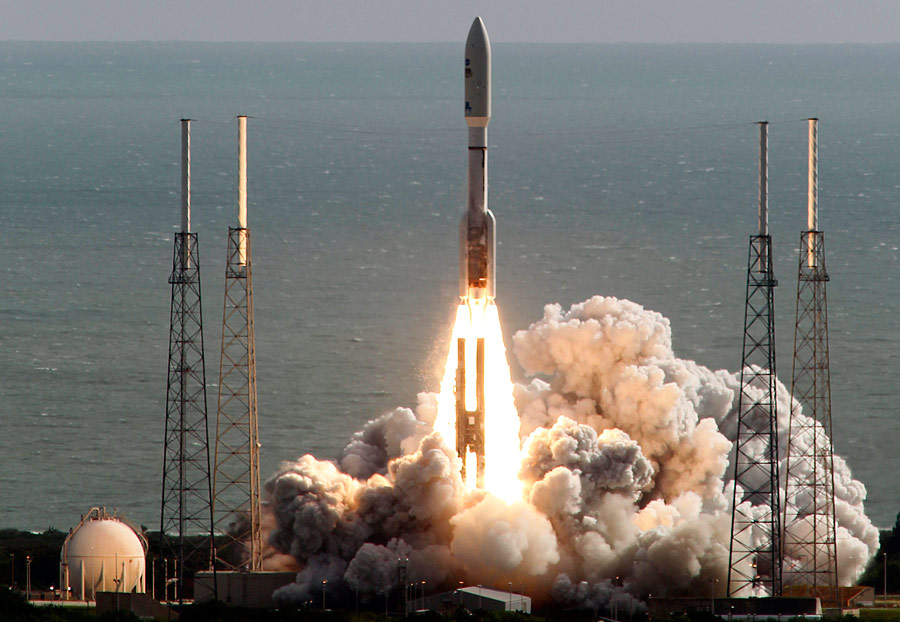 Старт ракеты Atlas 5 с марсоходом Curiosity на борту. © Terry Renna/AP Photo