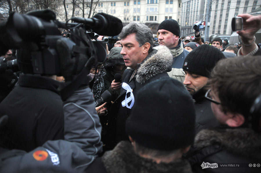 Борис Немцов среди демонстрантов направляется в сторону Болотной площади. © Василий Максимов/Ridus.ru