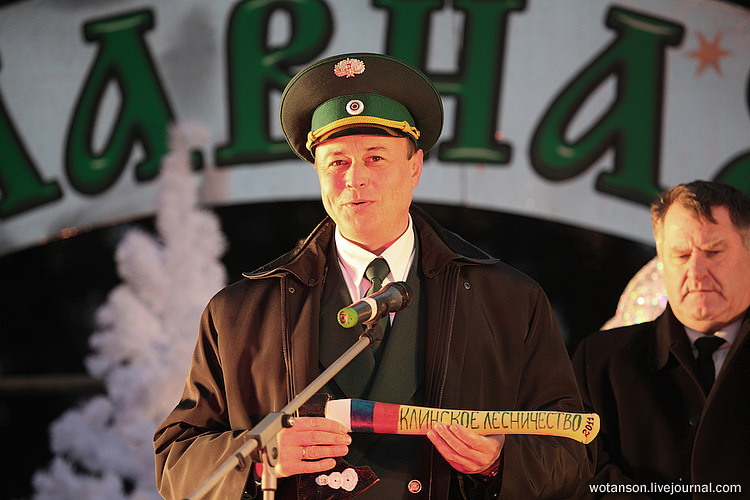 Церемония сруба самой главной новогодней елки страны в подмосковном Волоколамске. © wotanson.livejournal.com