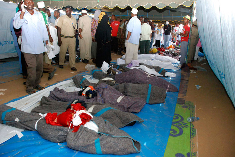 Тела погибших в крушении парома. © Reuters / STR