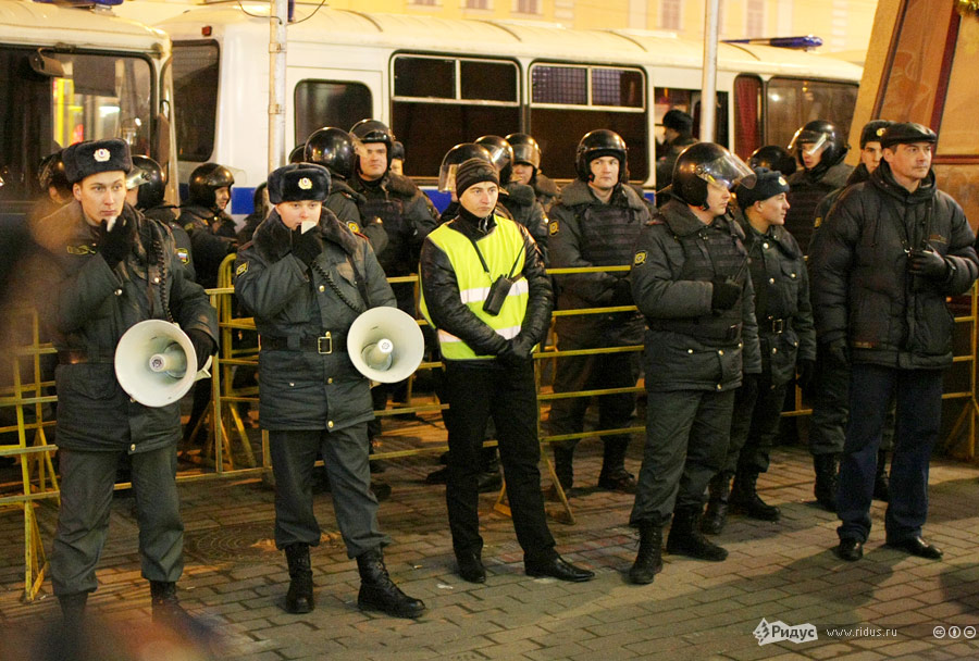 Полицейское оцепление на Триумфальной площади в Москве 7 декабря 2011 года. © Антон Тушин/Ridus.ru