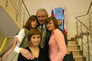 Борис Моисеевич Ходорковский с детишками