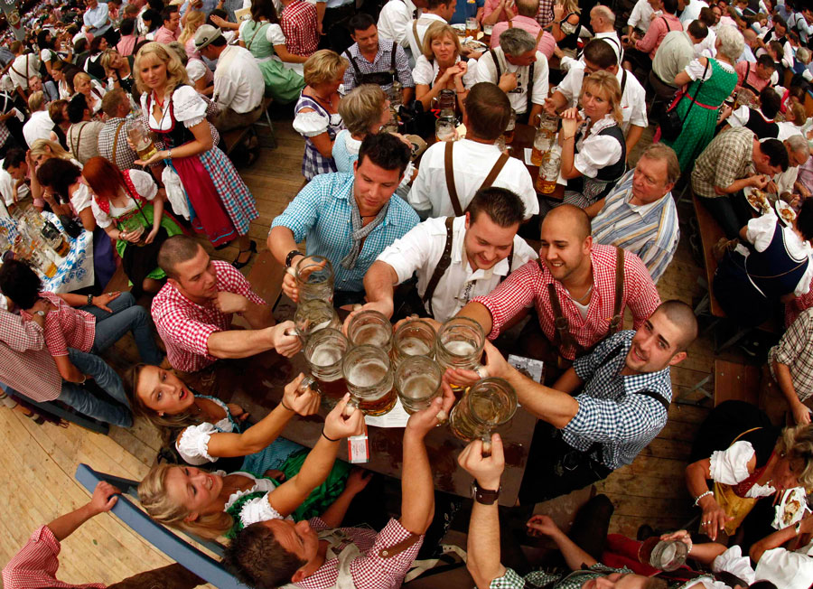 Открытие фестиваля пива Oktoberfest в Мюнхене. © Michael Dalder/Reuters