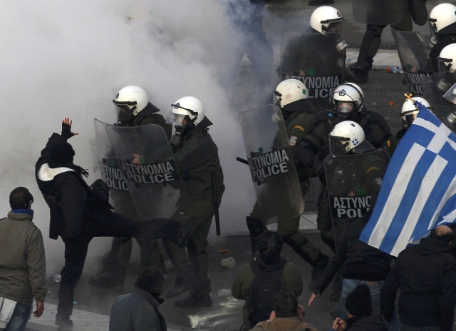 Беспорядки в Греции © Yannis Behrakis/REUTERS