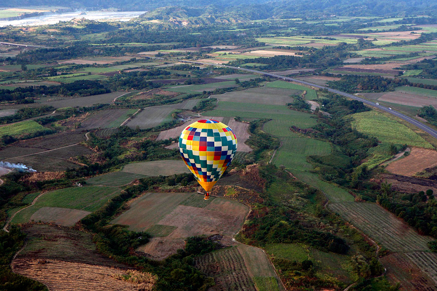 На Филиппинах начался фестиваль воздушных шаров QqOqHSEQFIMC5LfsigB1Ow
