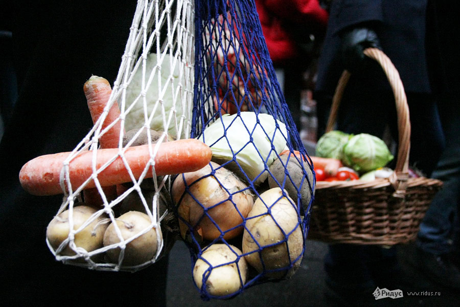 Сетки с овощами. © Антон Тушин/Ridus.ru