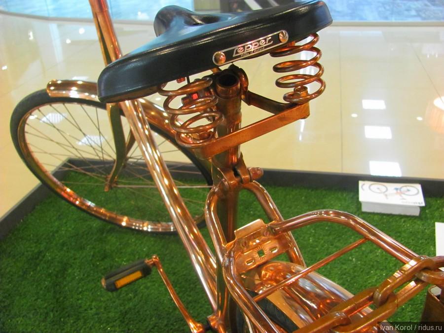 Барт Ван Хиис «Медный велосипед»