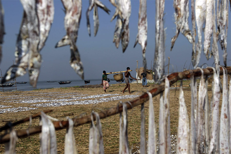 Рыбаки острова Дублар-Чар в Бенгальском заливе в Бангладеше. © Andrew Biraj/Reuters