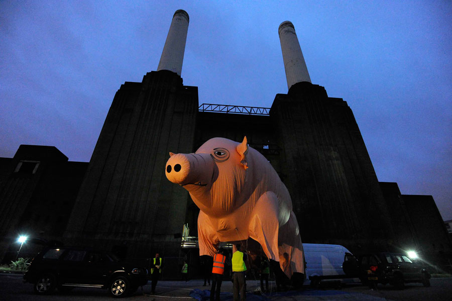 Девятиметровая надувная свинья. © Paul Hackett/Reuters