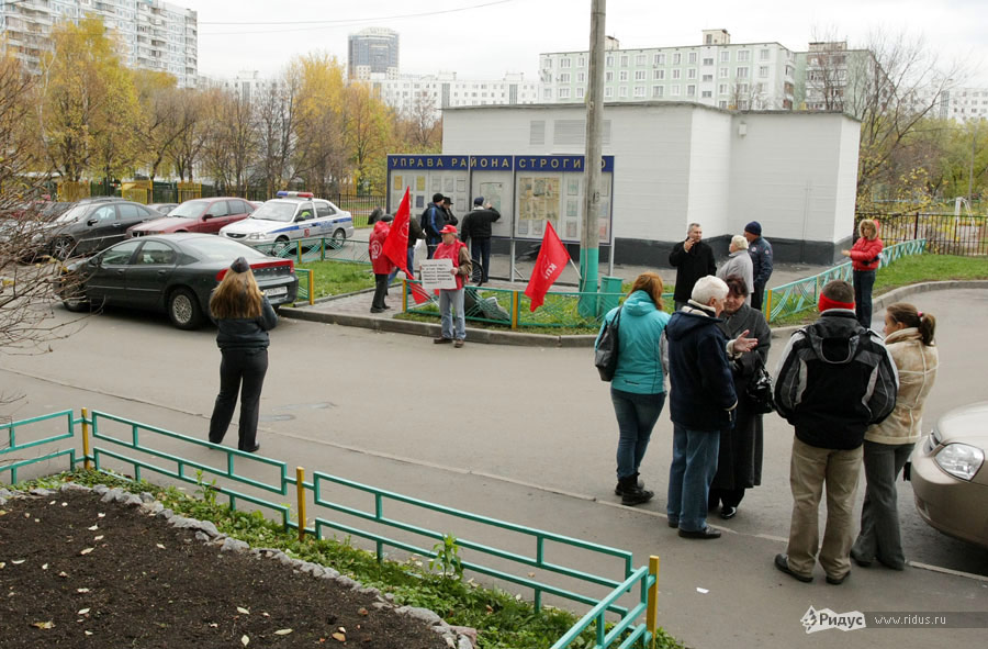 Московские пенсионеры против незаконных парковок. Фоторепортаж © Антон Тушин/Ridus.ru