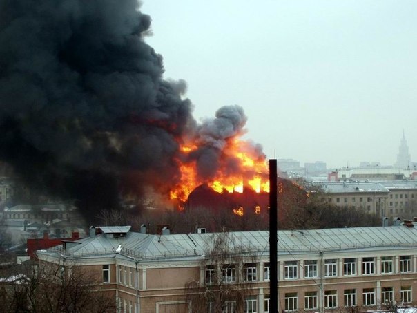В Кирове сгорела библиотека