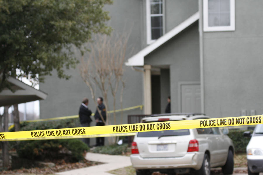 Семь человек найдены убитыми в доме в городке Грейпвайн, штат Техас. © Mike Fuentes/AP Photo
