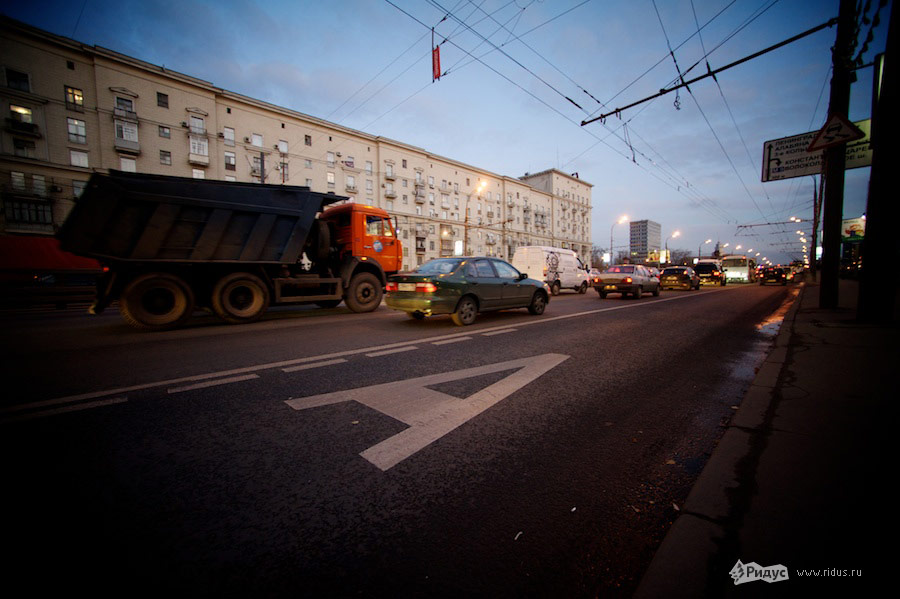 Выделенная полоса для общественного транспорта в Москве. © Антон Белицкий/Ridus.ru