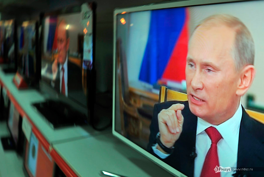 Выступление Владимира Путина на одном из ТВ-каналов. © Василий Максимов