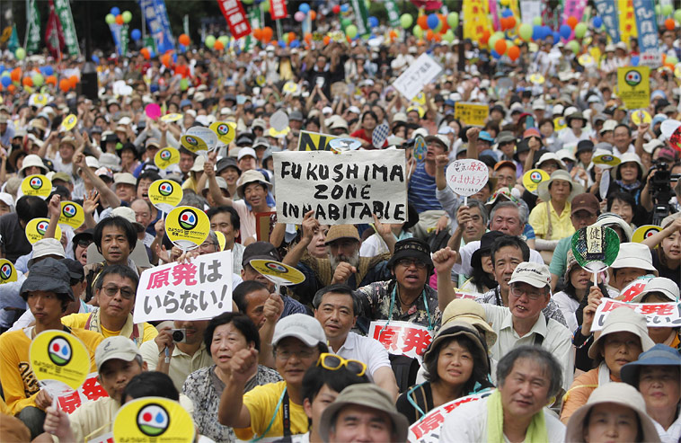 Антиядерная демонстрация в Токио. © Yuriko Nakao/Reuters