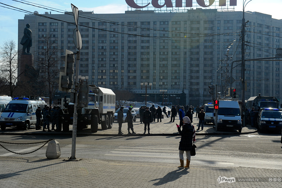 На акцию протеста против Путина в Москве никто не пришел DBS38NQQHBSe-Syj--_FsA