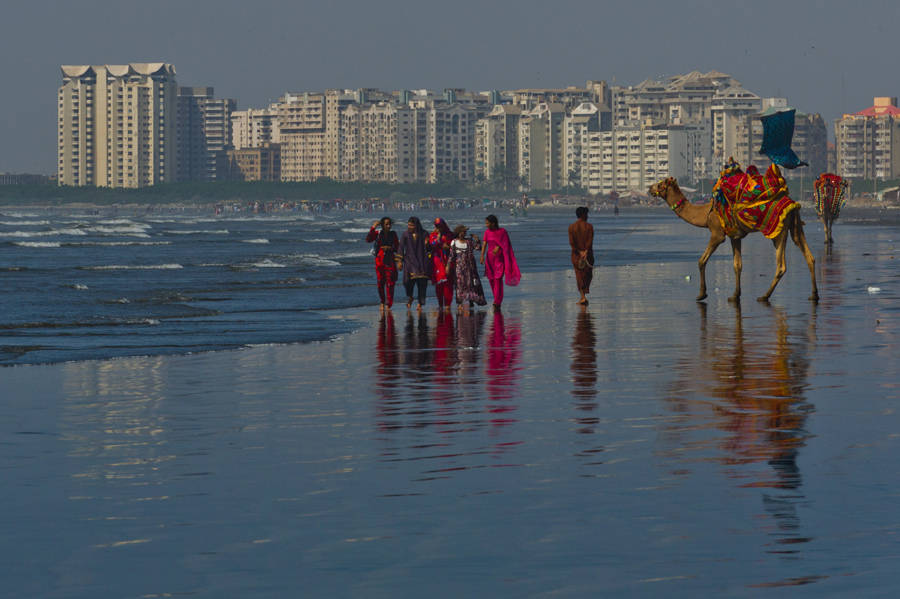 Городской пляж в Карачи, Пакистан. © Илья Варламов