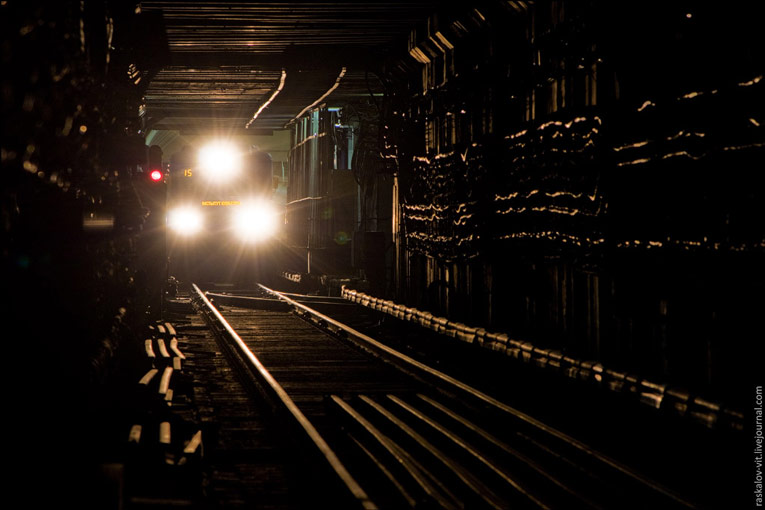Нелегальное фото в тоннеле минского метро. © zapret-no.livejournal.com