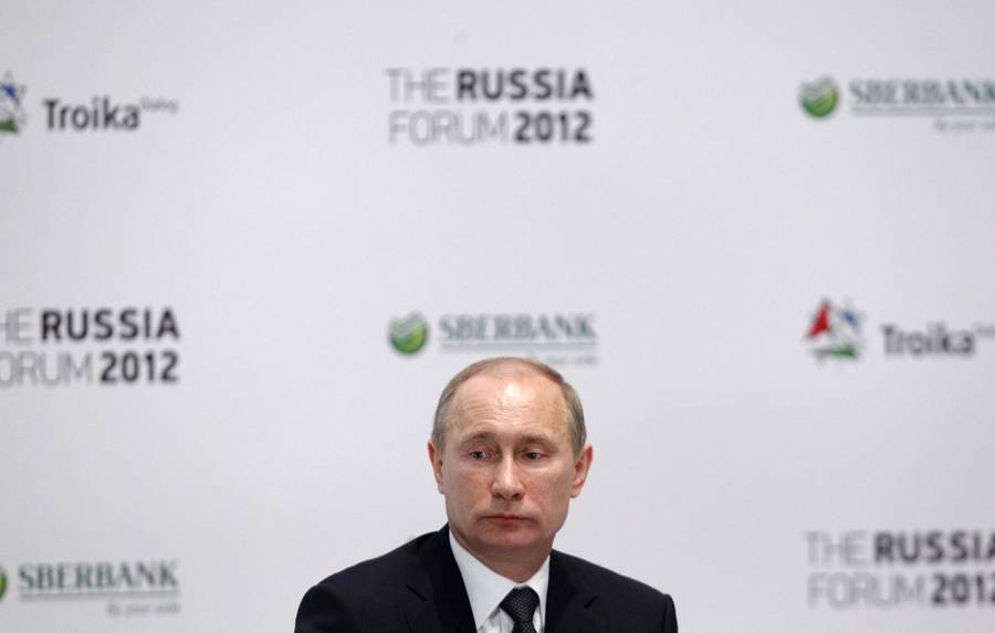 Премьер-министр РФ Владимир Путин на The Russia Forum 2012 в Москве 2 февраля. © Anton Golubev/Reuters