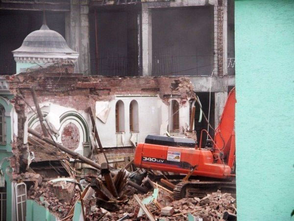По версии сторонников Равиля Гайнутдина Московскую соборную мечеть уничтожил дождь.