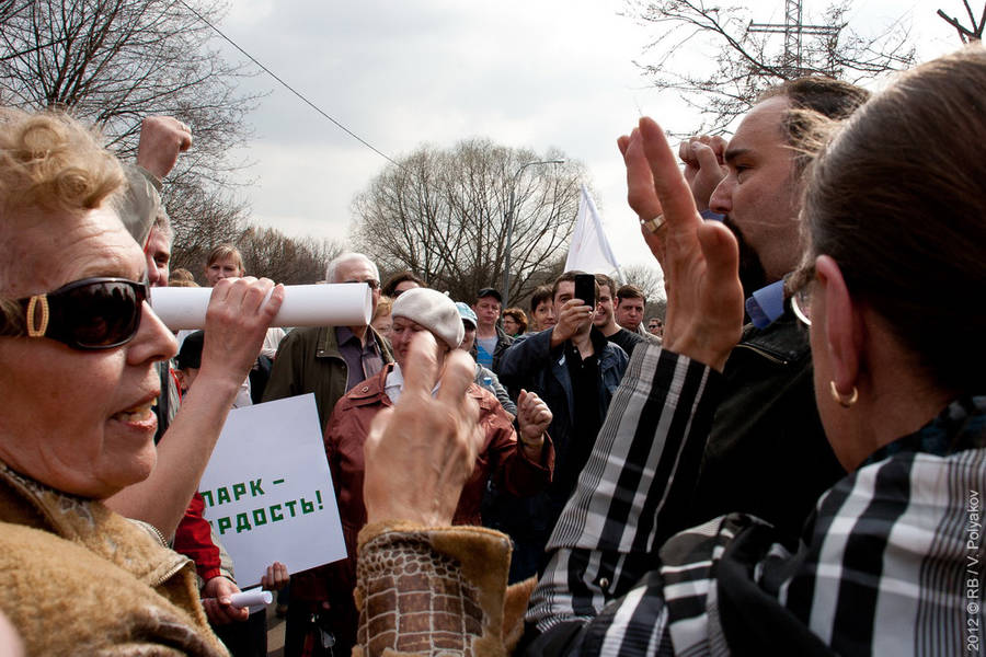 Митинг против строительства церкви в парке.© Виктор Поляков/Русский блоггер
