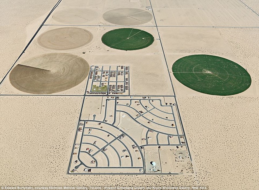 Science fiction: Patterns made by pivot irrigation south of Yuma, Arizona, USA, in 2011