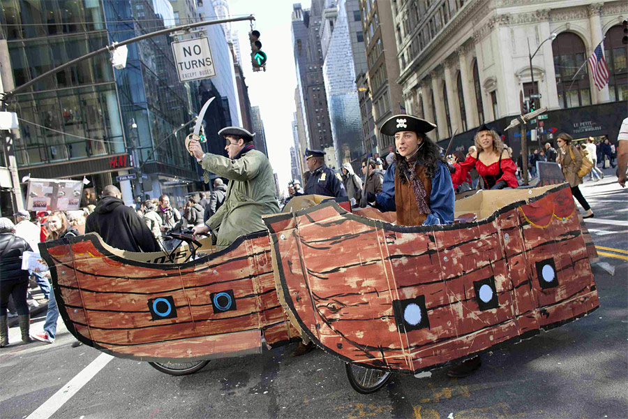 Участники движения Occupy Wall Street в Нью-Йорке. © Andrew Burton/Reuters