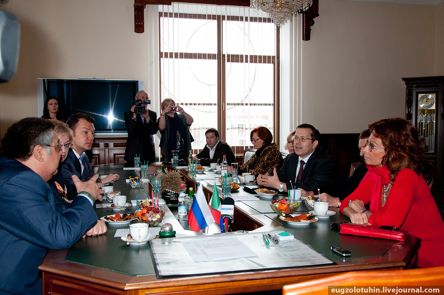 Софи Лорен на встрече с губернатором Аманом Тулеевым.