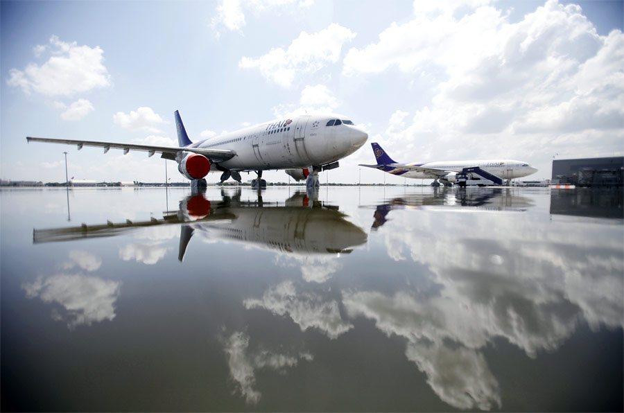 Наводнение в Таиланде добралось до аэропорта Дон Мыанг — второго по величине в Бангкоке. © Bazuki Muhammad/Reuters