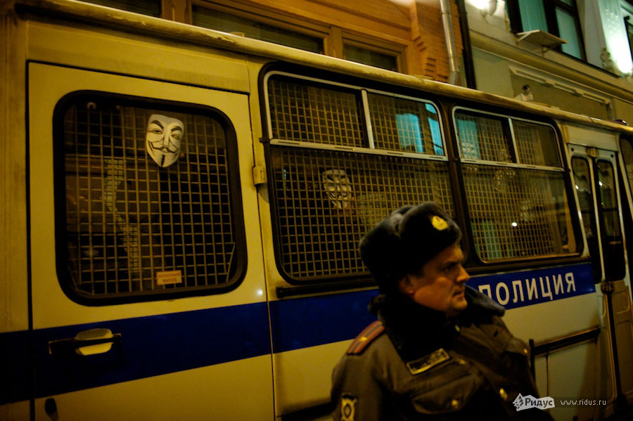 Задержание оппозиционеров во время акция «Захвати Старую площадь» в Москве 7 ноября 2011 года. © Антон Белицкий/Ridus.ru