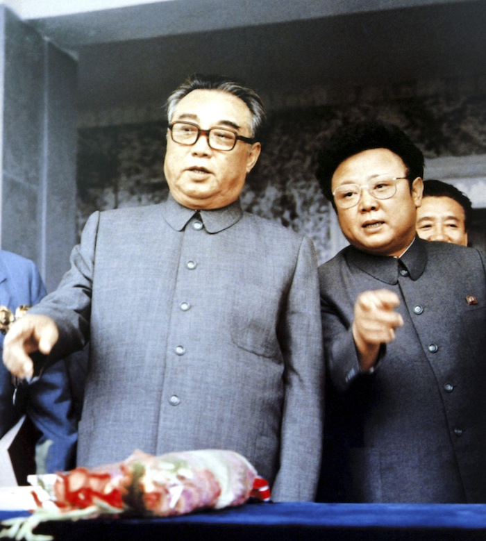 Ким Ир Сен и Ким Чен Ир. Сентябрь 1983. © Handout/Files/Reuters