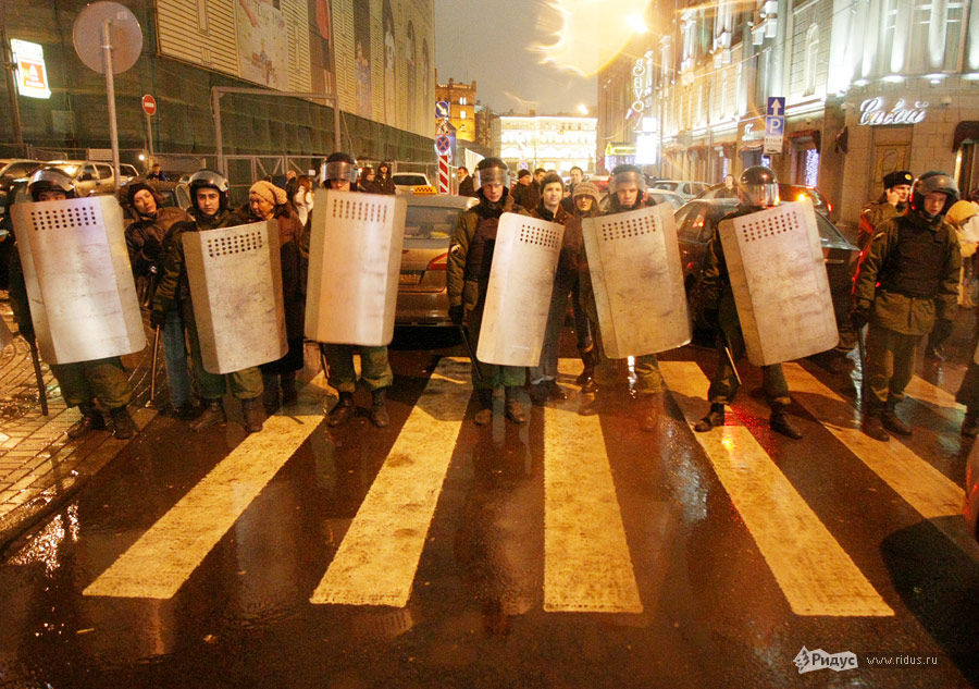 Полицейское оцепление на митинге «Солидарности» 5 декабря 2011 года в Москве. © Антон Тушин/Ridus.ru