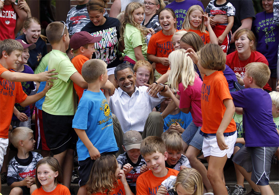 Барак Обама во время встречи со школьниками в Чатфилде, Миннесота. © Jason Reed/Reuters