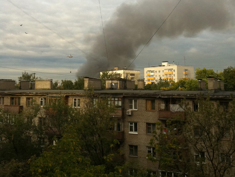 Крупный пожар в Москве на Можайском шоссе. © Илья Колмановский