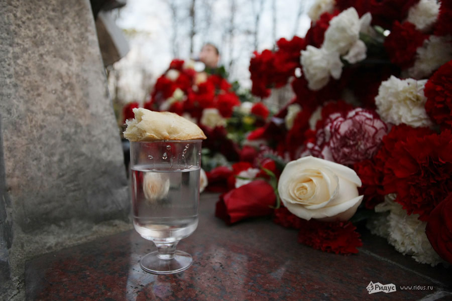 Москвичи помянули погибших болельщиков. © Антон Тушин/Ridus.ru