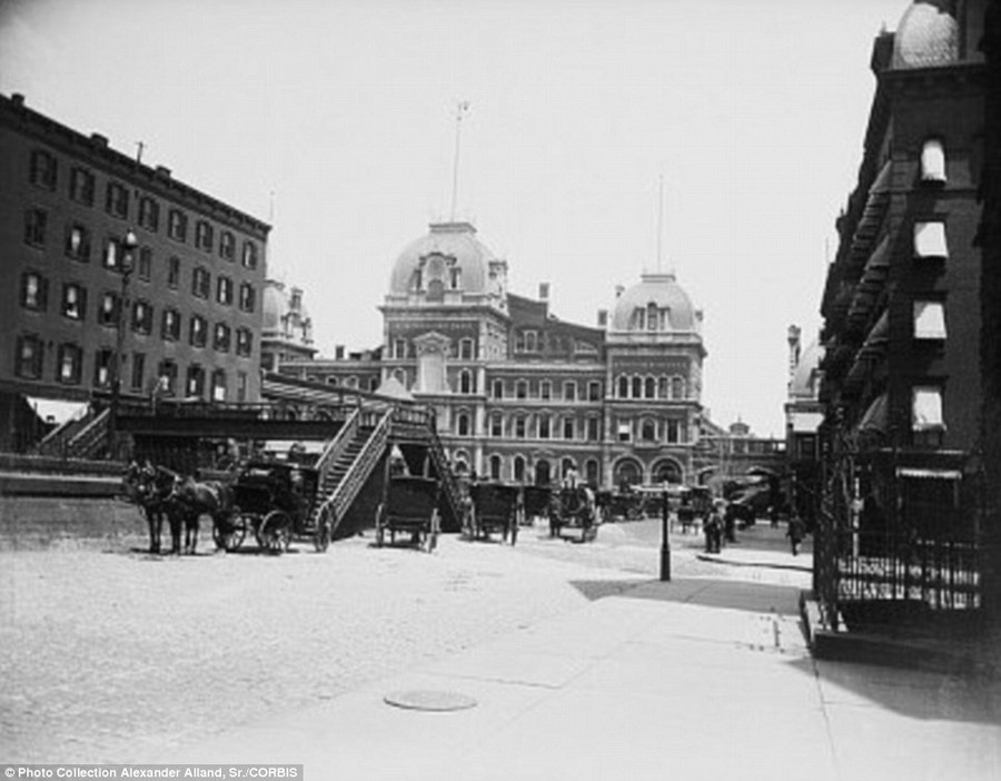 The Grand Central Depot, the precursor to the current Grand Central Terminal (1900)