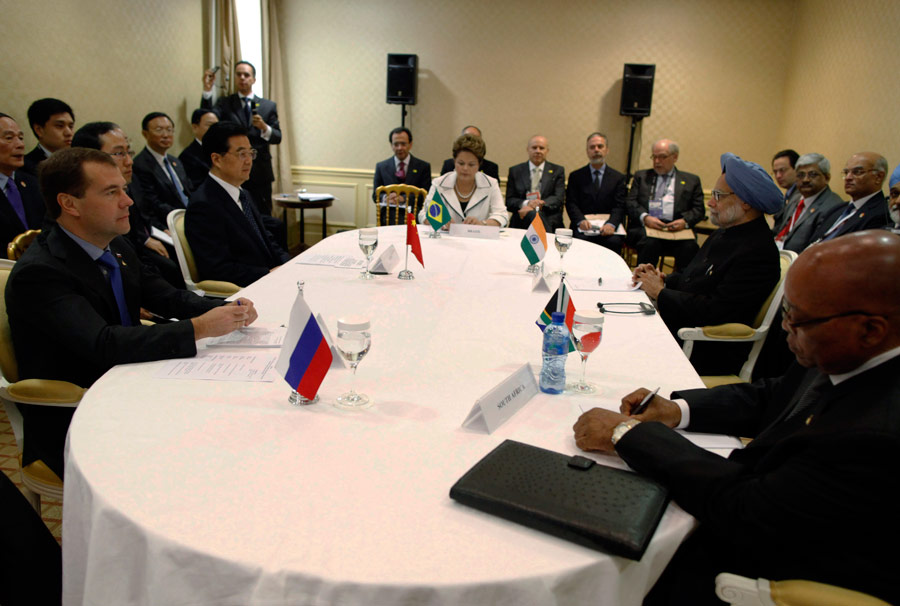 Дмитрий Медведев (первый слева) во время переговоров на саммите «Большой двадцатки». © Дмитрий Астахов/ИТАР-ТАСС