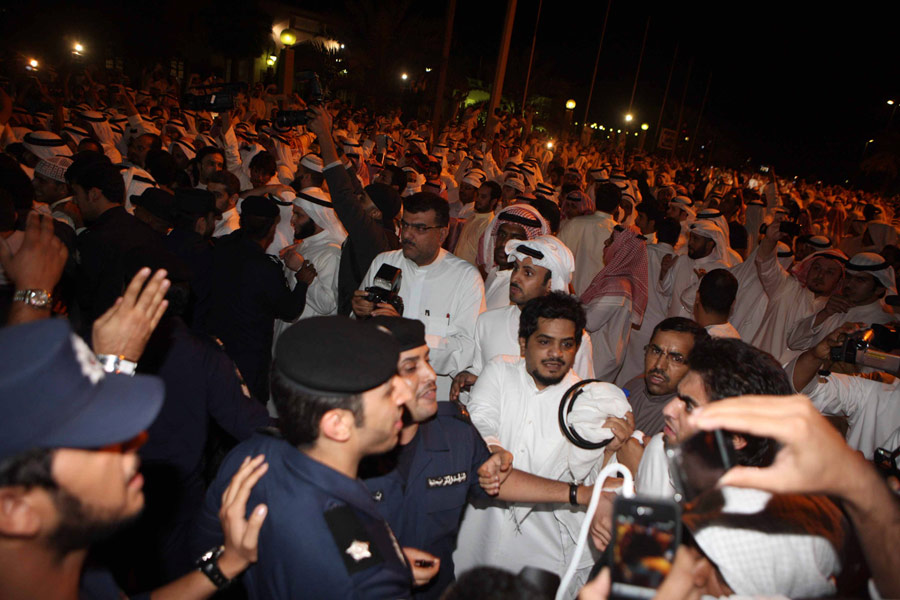 Протестующие в Национальной ассамблее Кувейта, © REUTERS