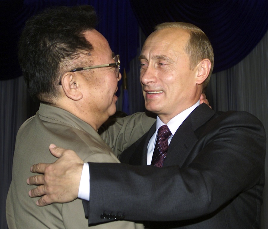 Ким Чен Ир и Владимир Путин. Владивосток, 2002 год. © Viktor Korotayev/Files/Reuters